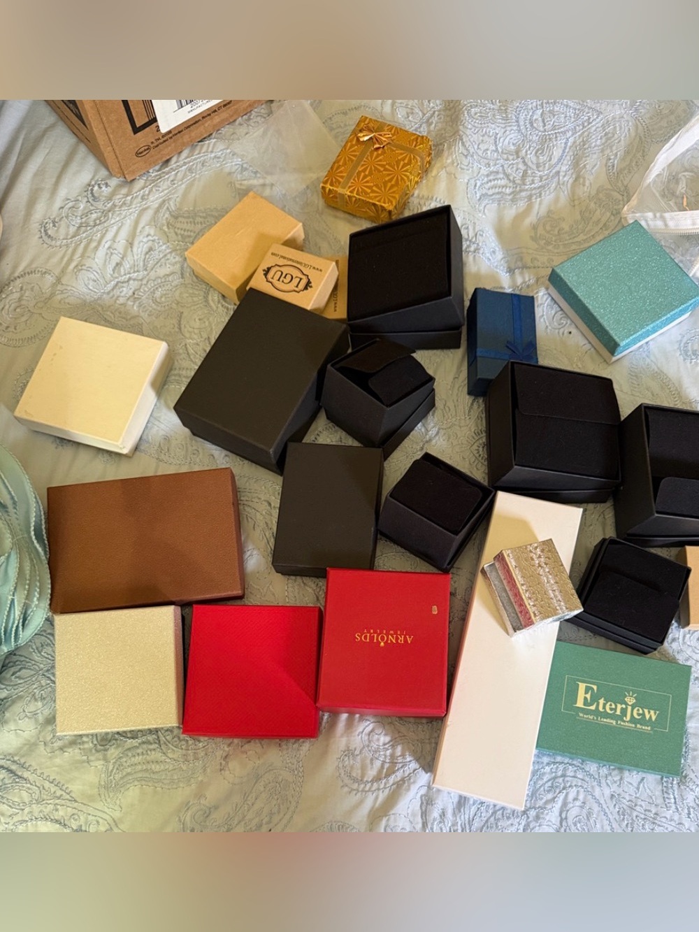 Lot of jewelry boxes